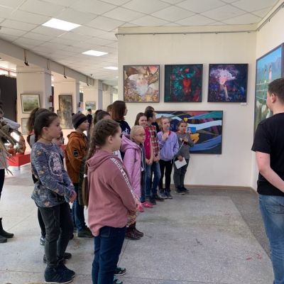 изостудия «Акварель» ДХТД города Барнаула посетили IX Межрегиональную молодежную художественную выставку «Аз.Арт Сибирь 2019»