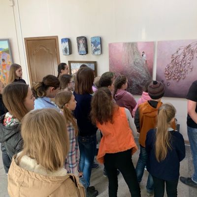 изостудия «Акварель» ДХТД города Барнаула посетили IX Межрегиональную молодежную художественную выставку «Аз.Арт Сибирь 2019»