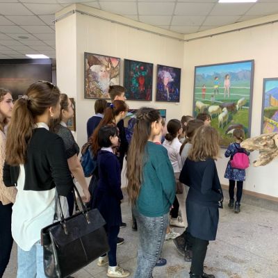 изостудия «Акварель» ДХТД города Барнаула посетили IX Межрегиональную молодежную художественную выставку «Аз.Арт Сибирь 2019»
