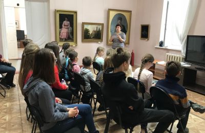 Экскурсия изостудии «Акварель» Дома художественного творчества детей в Государственный Художественный музей