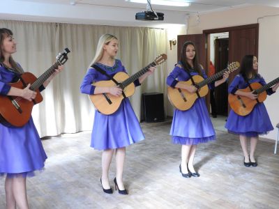 Закрытие месячника пожилого человека. ВИА «Амадео»