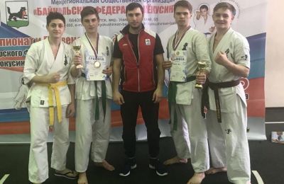 Фото участия школы каратэ Тикара додзё дома художественного творчества детей Барнаула в состязанияхв состязаниях