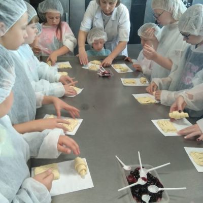 ГОЛ «Лира» Дома художественного творчества детей в пекарне «Гудвилл»