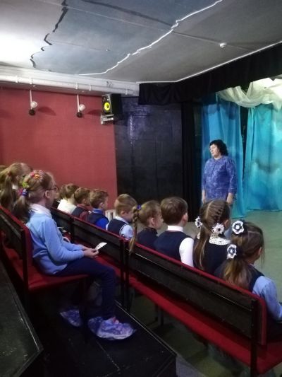 Экскурсия в Дом художественного творчества детей города Барнаула параллели 1-ых классов СОШ № 117