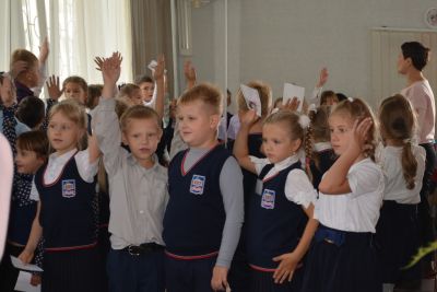 Экскурсия в Дом художественного творчества детей города Барнаула параллели 1-ых классов СОШ № 117
