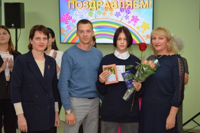 Вручение сертификатов лучшим учащимся ДХТД