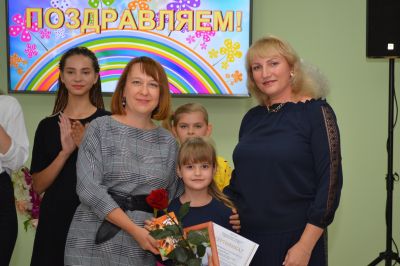 Вручение сертификатов лучшим учащимся ДХТД