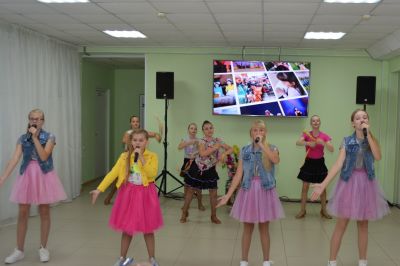 Вручение сертификатов лучшим учащимся ДХТД