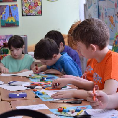 «Искусство творит добро» для Барнаульских центров помощи детям
