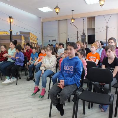 «Искусство творит добро» для Барнаульских центров помощи детям