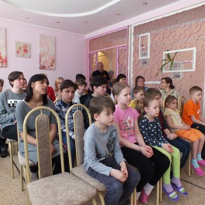 «Искусство творит добро» для Барнаульских центров помощи детям