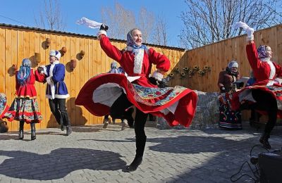 Коллективы Дома художественного творчества детей на масленичных гуляньях