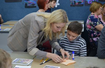 Арт-акция «Искусство творит добро» в Доме художественного творчества детей