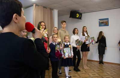 Открытие галереи славы Дома художественного творчества детей