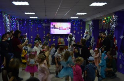 Новогодний утренник для детей из многодетных семей и детей с ОВЗ