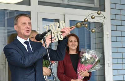 Коллективы ДХТД приняли участие в открытии новой школы в Индустриальном районе города Барнаула