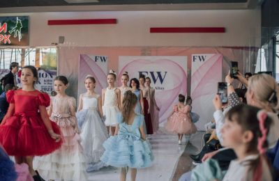 Топ-модели Altay Fashion week kids in Altay