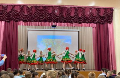 «Подвигу твоему, Ленинград!»