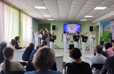 Арт-акция «Искусство творит добро»