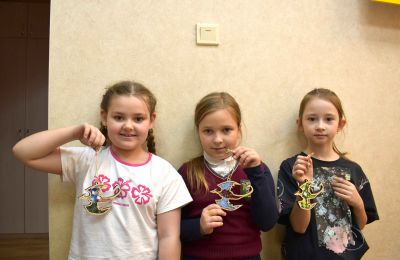 Елочные игрушки из витражного стекла