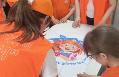 «Это у нас семейное» - так назывался фестиваль-ярмарка искусств, посвящённый Году семьи, который прошёл в «Доме художественного творчества детей»