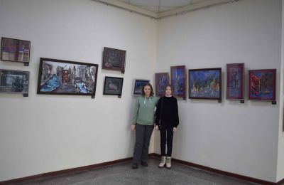 На выставке «Разные миры»