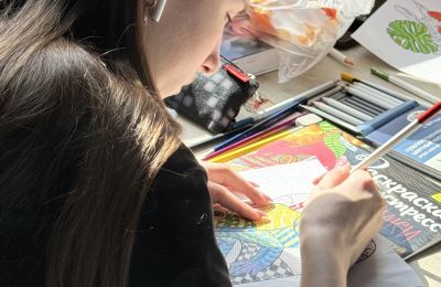Каникулы изостудии «Акварель» с пользой