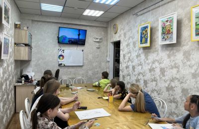 Экологическая акция «Крышки енота» в студии изобразительного творчества «Палитра»