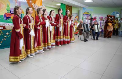 «Неюбилей в кругу друзей»
