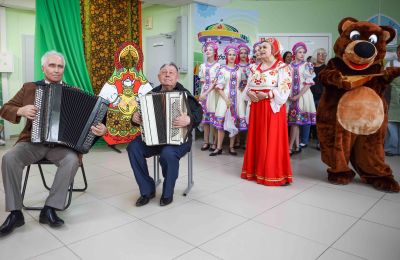 «Неюбилей в кругу друзей»