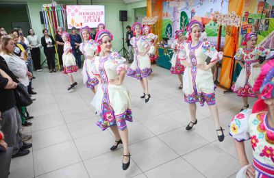 «Неюбилей в кругу друзей»