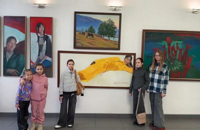 Горы и краски: впечатления студийцев от выставки «Зов Белухи»
