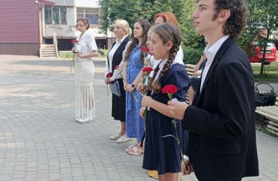 «Сегодня снова — День напоминаний О подвиге и доблести отцов!»