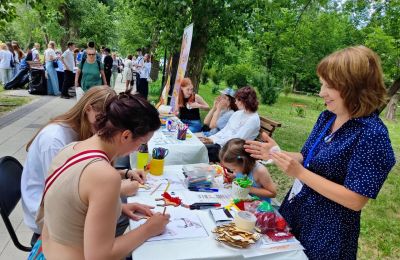 Творчество и профессии: как ДХТД участвовала во Всероссийской ярмарке трудоустройства «Работа России. Время возможностей»