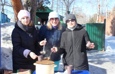 Масляничные гулянья Дома художественного творчества детей в парке Лесная сказка