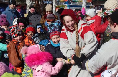 Масляничные гулянья Дома художественного творчества детей в парке Лесная сказка