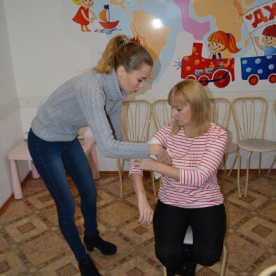 Педагоги ДХТД осваивают навыки оказания первой помощи