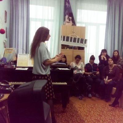 Мастер класс ДХТД Индустриального района для руководителей детских вокальных коллективов и студий. Ведущий Н.Селивёрстова (АКДТДМ)