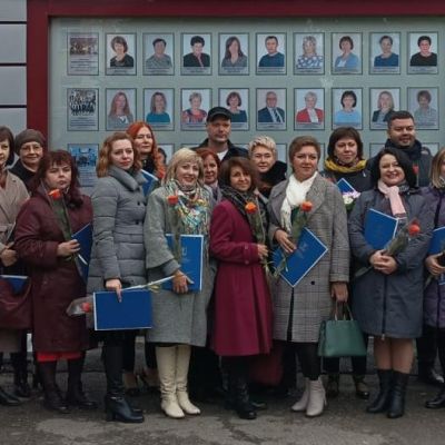 Награждение директора ДХТД Индустриального района города Барнаула Лежневой Валентины Михайловны медалью За многолетний педагогический труд