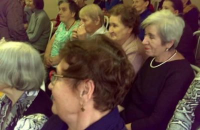 Выступление волонтёрского отряда «ДХТД» пред пожилыми людьми в Центре социального обслуживания населения Железнодорожного района