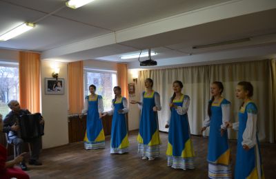 Выступление волонтёрского отряда «ДХТД» пред пожилыми людьми в Центре социального обслуживания населения Железнодорожного района
