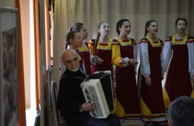 Выступление волонтёрского отряда «ДХТД» пред пожилыми людьми в Центре социального обслуживания населения Железнодорожного района