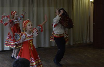 Выступление волонтёрского отряда «ДХТД» пред пожилыми людьми в Центре социального обслуживания населения Железнодорожного района
