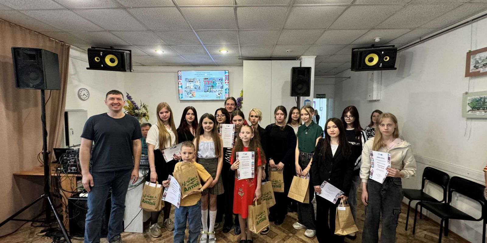 Торжественное награждение победителей конкурса юных дизайнеров